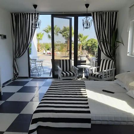 The Pervoli Studio - Pool - Close To Beach Larnaca Exterior photo